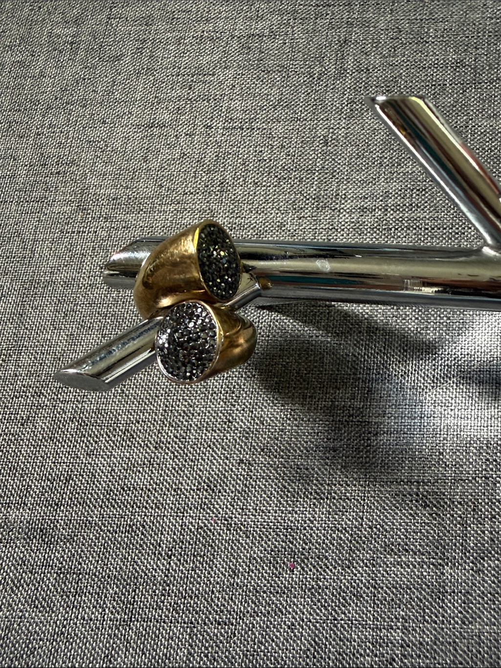 Henri Bendel Gold Tone Druzy Accent Rings Black Pave Crystal; Sz -4